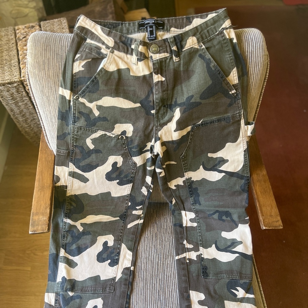 Forever 21 Green and Cream Cargo Pants
